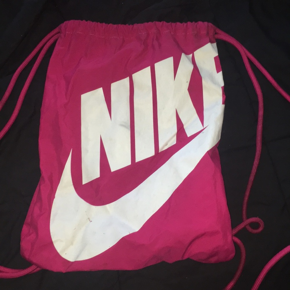 PINK NIKE BAG !!